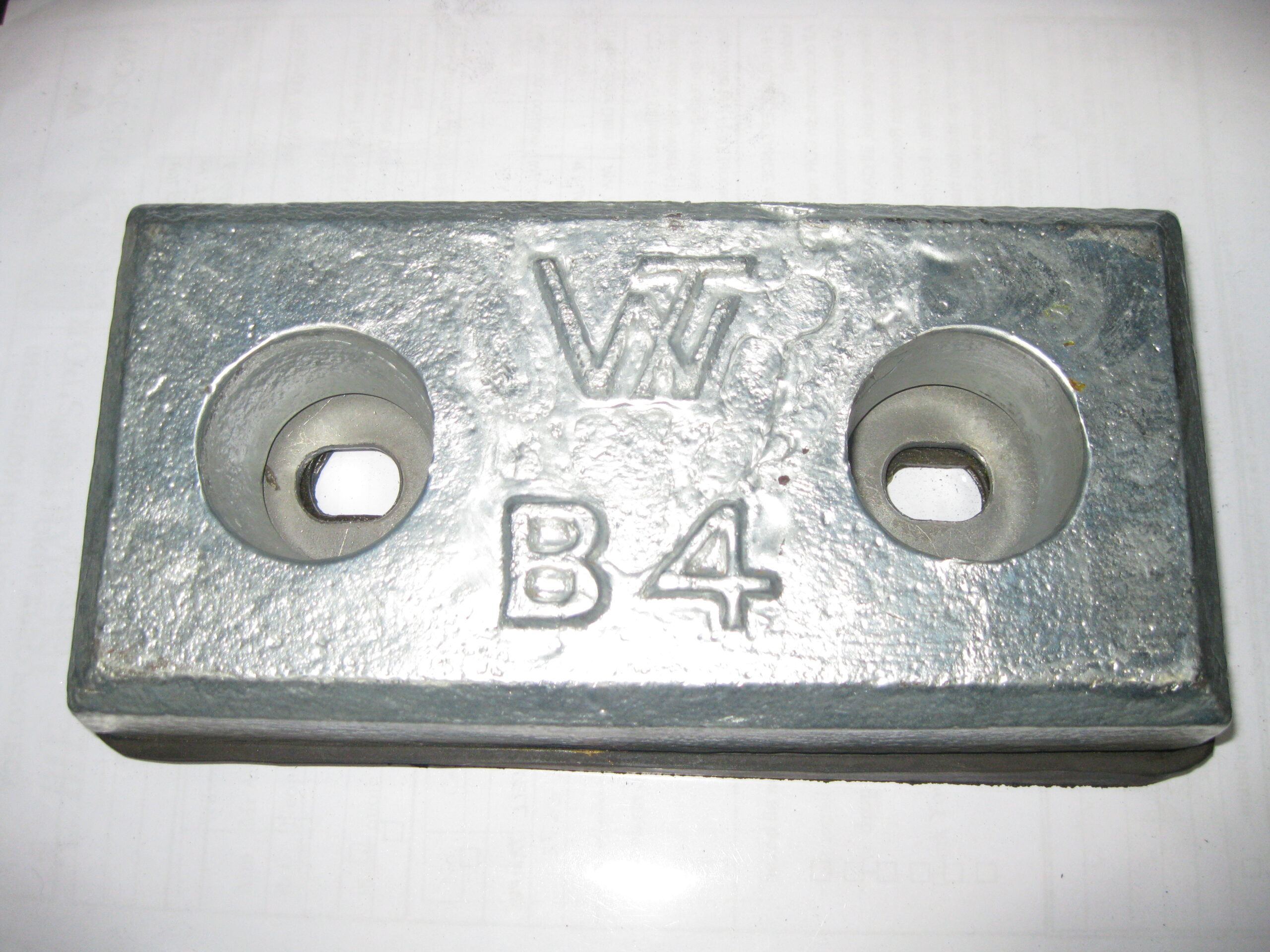 BOLTED ANODE